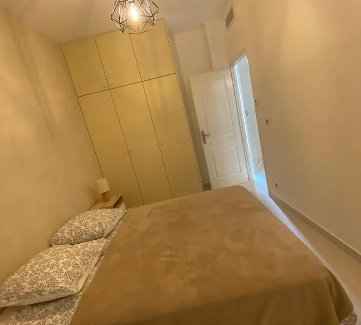 Apartment Zgondoiu Residence Nice